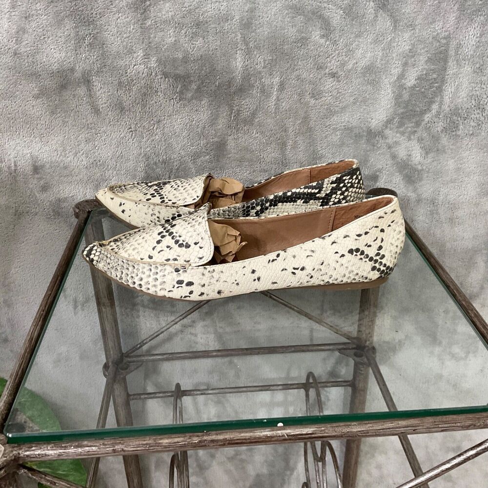 Madden Girl Henie Comfort Flats shoes women’s size 7 Snakeskin print Pointed Toe